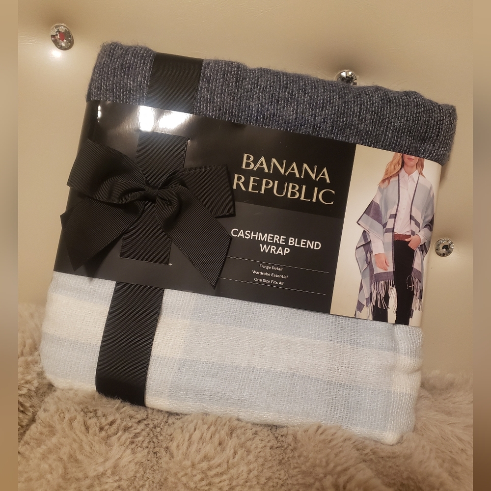Banana Republic Cashmere Blend Wrap in Light Blue and Gray